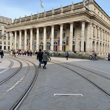 Le Quai Bourgeois Апартаменты