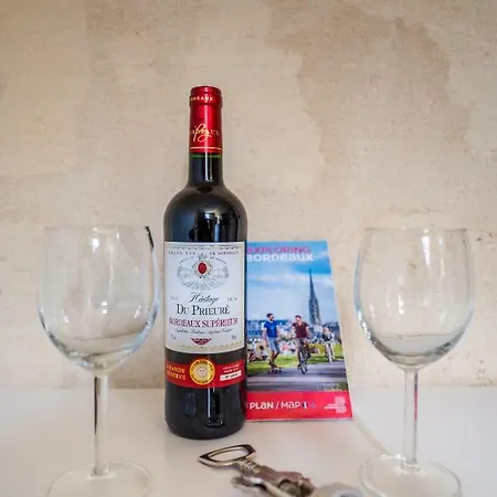 Lägenhet Le Charmant Quai Bourgeois Bordeaux