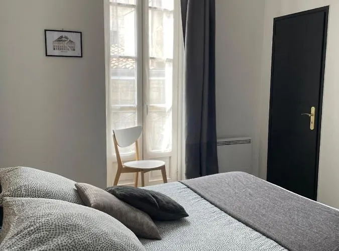 Le Quai Bourgeois Apartment *