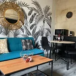 Le Charmant Quai Bourgeois