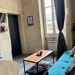 Le Charmant Quai Bourgeois *