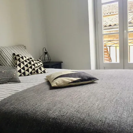 Le Quai Bourgeois Apartment